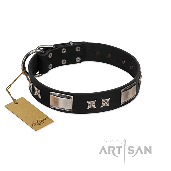 Convenient dog collar of full grain genuine leather